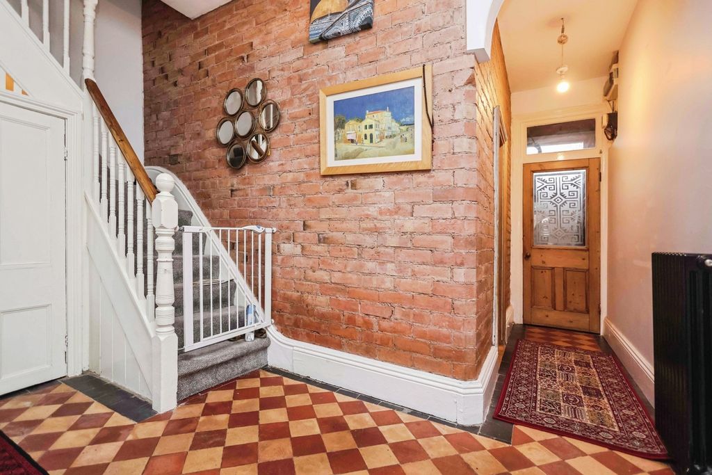 Property photo 2 of 19 Pbox-Img.Jpg