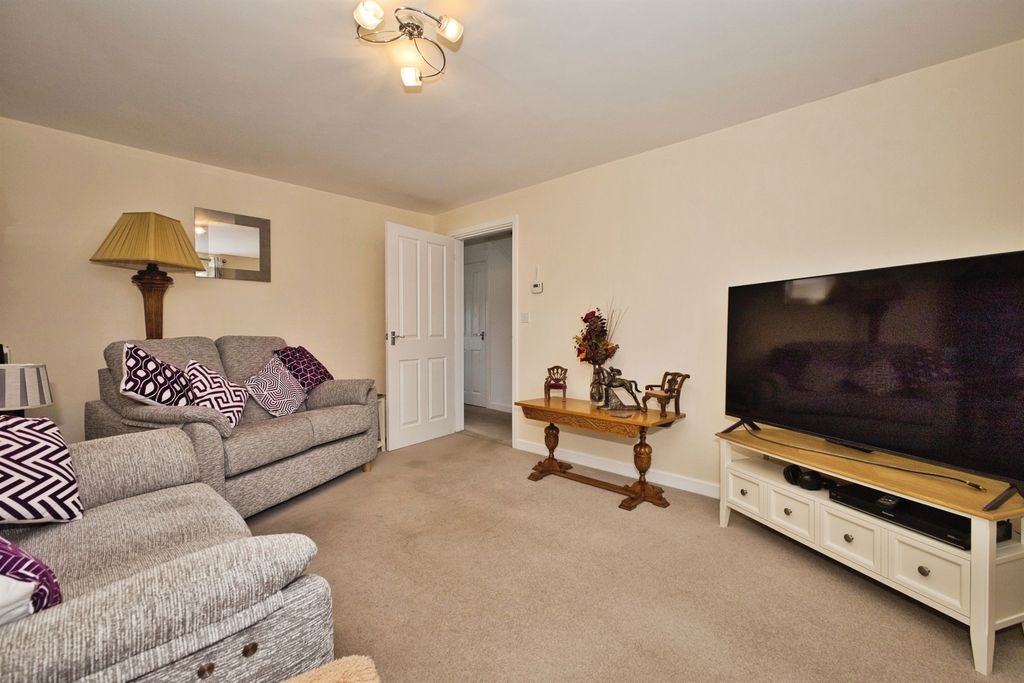 Property photo 3 of 24