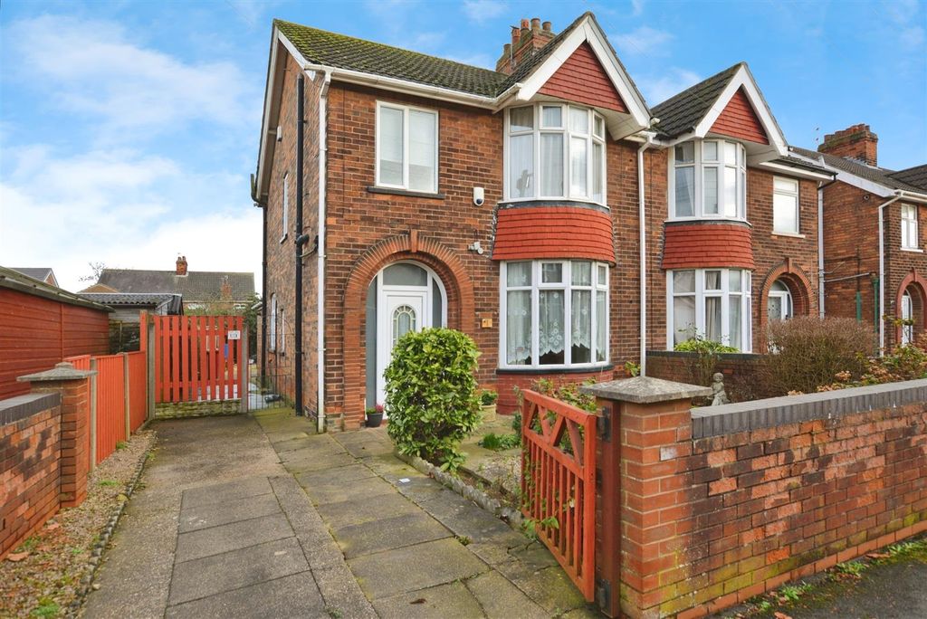 Property photo 1 of 18 Front