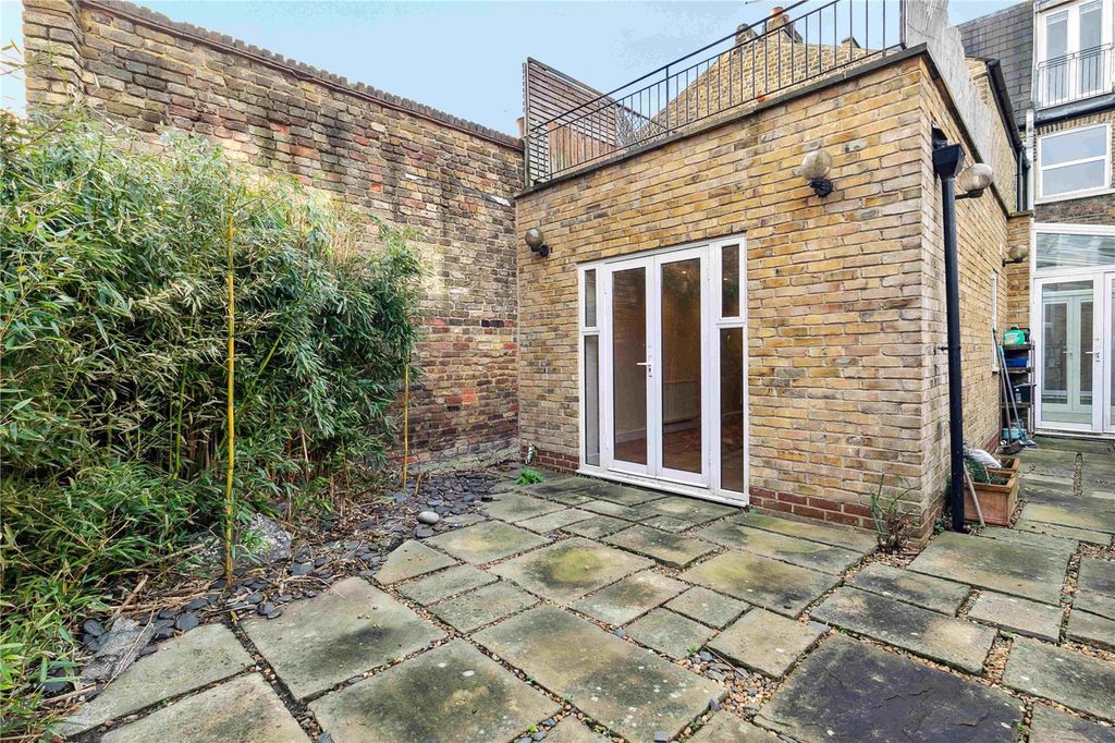 Property photo 2 of 8 Picture No. 41