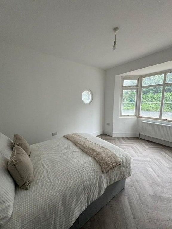 Property photo 3 of 22 Bedroom