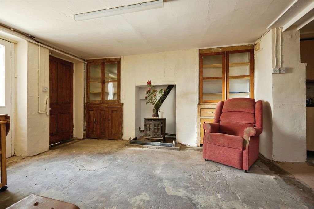 Property photo 3 of 19