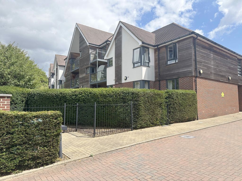 Property photo 1 of 17 5447963