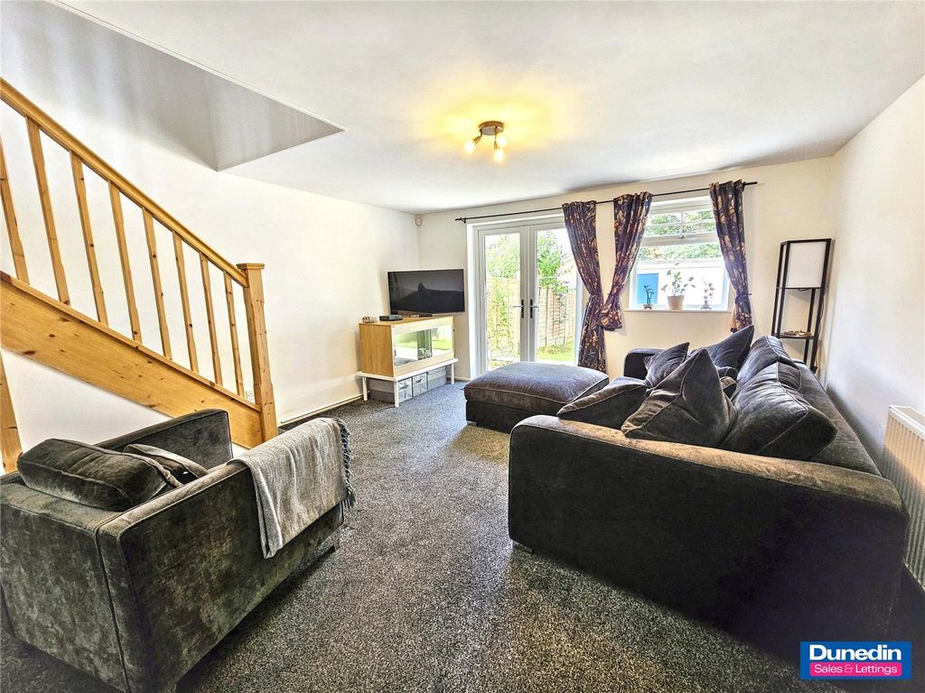 Property photo 2 of 16 Picture No. 11