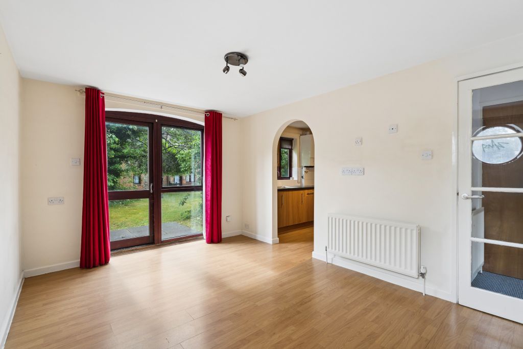 Property photo 3 of 8