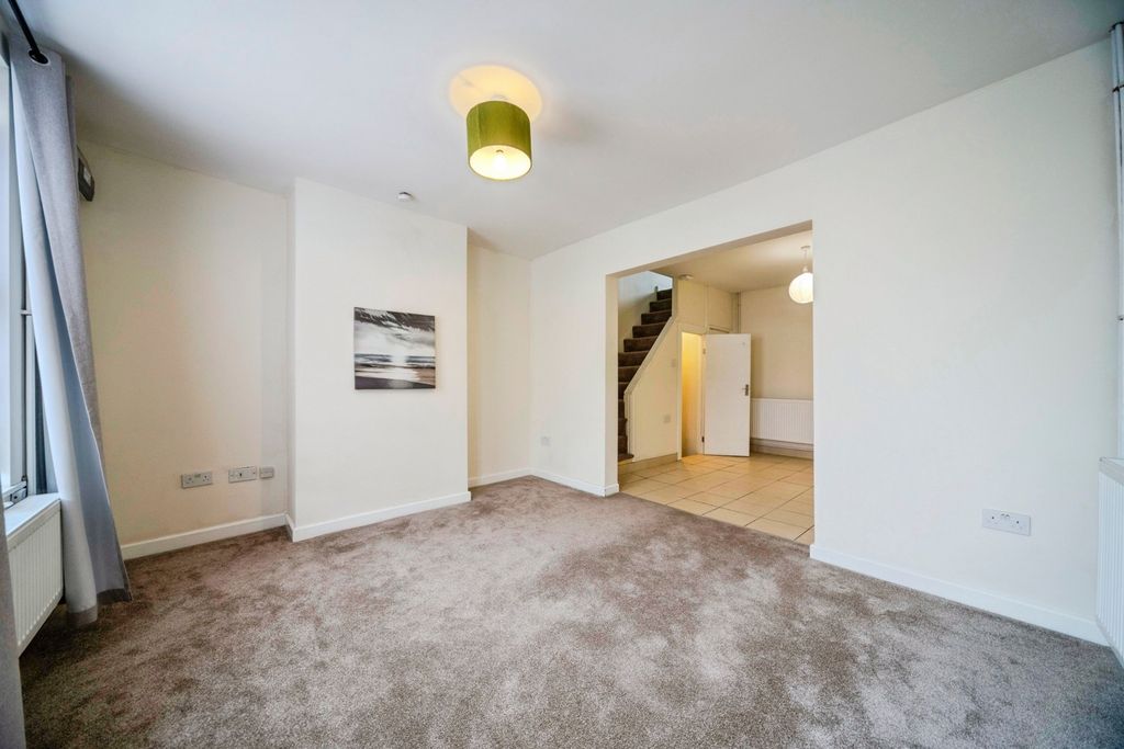 Property photo 3 of 16 Pbox-Img.Jpg