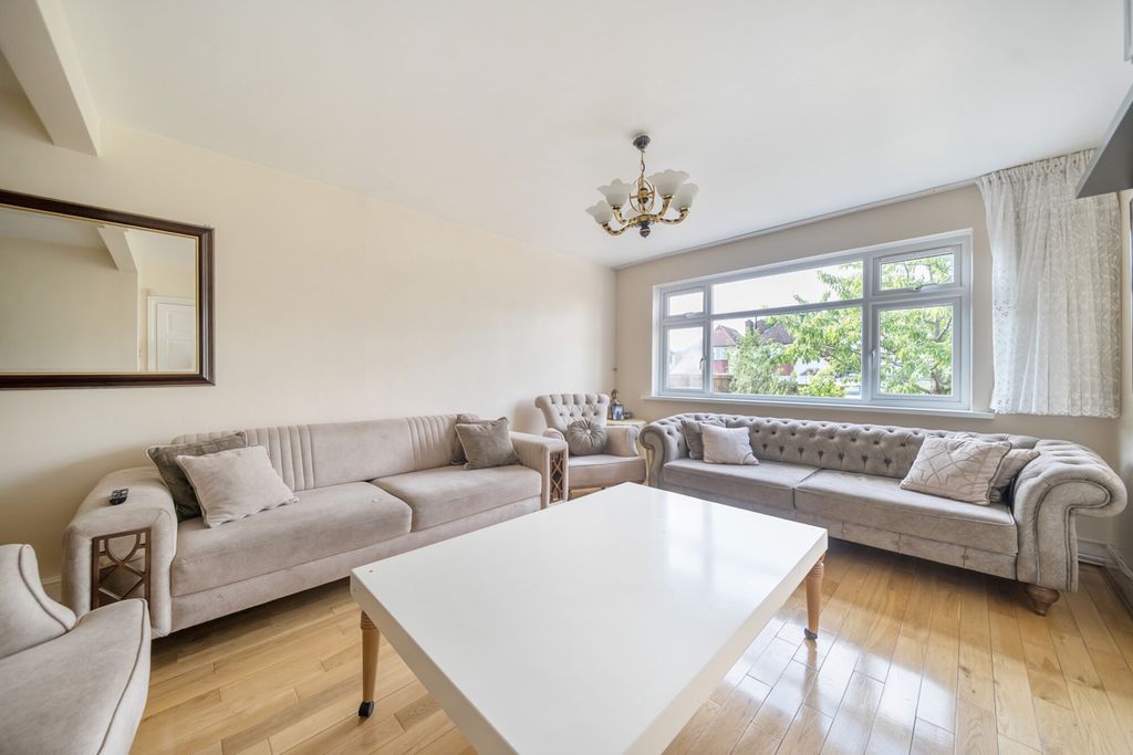 Property photo 2 of 19 1315548-6-685Bbe6...