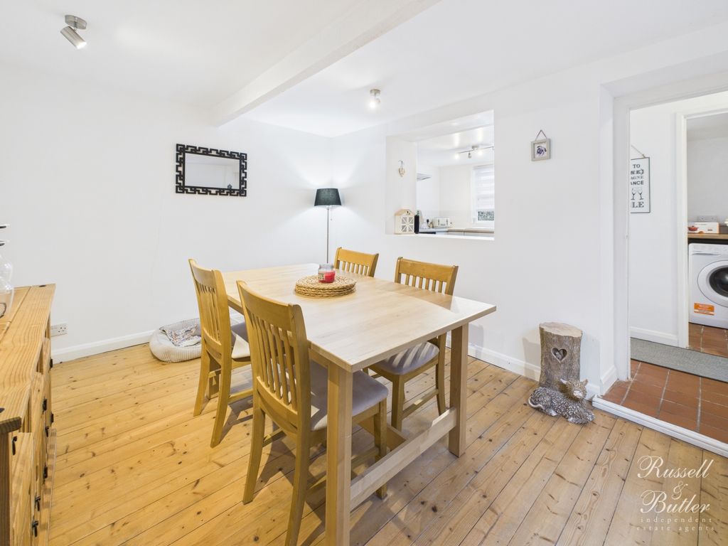 Property photo 3 of 15 Cam01995G0-Pr0383-Still004