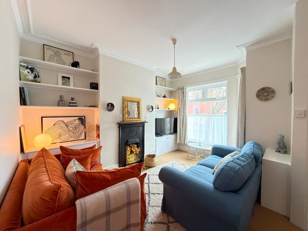 Property photo 2 of 26