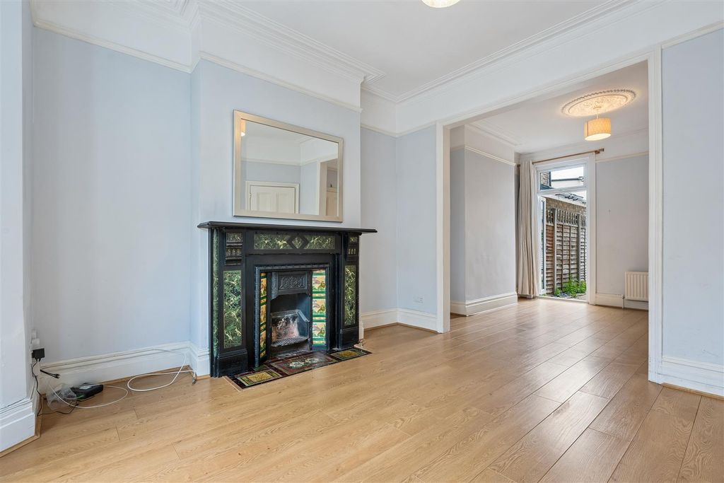 Property photo 3 of 14 For Sale - St Albans Avenue, W4