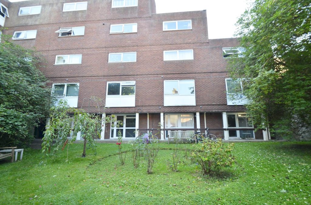 Property photo 1 of 4