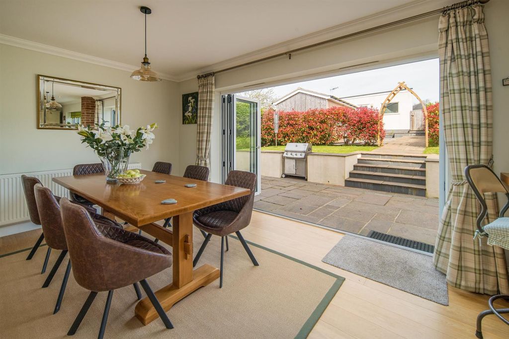 Property photo 2 of 48