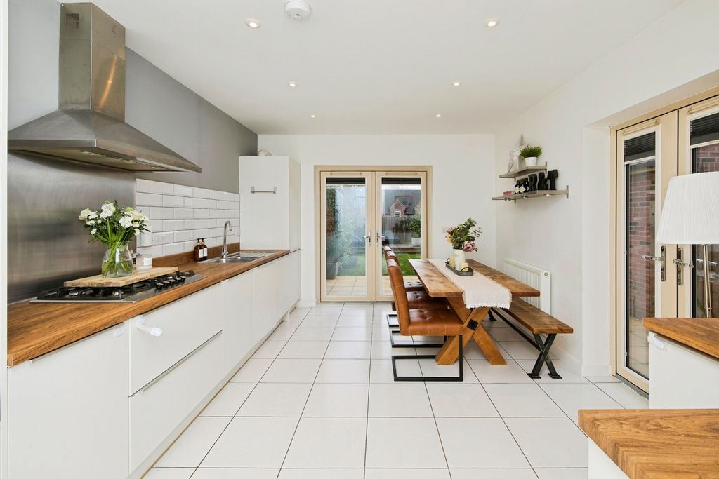 Property photo 2 of 19 Pbox-Img.Jpg