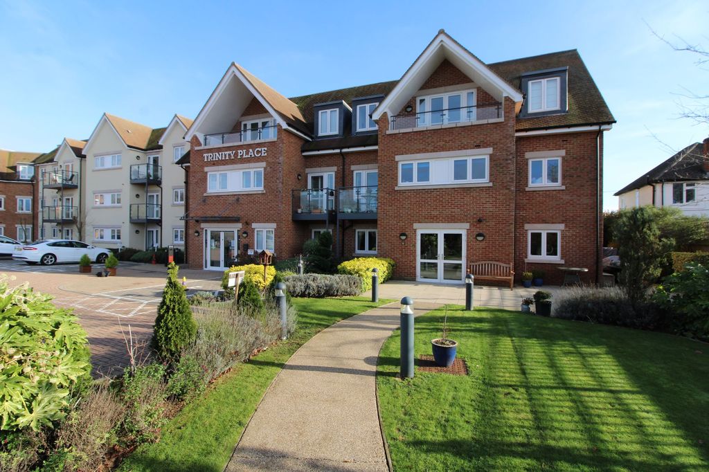 Property photo 1 of 12