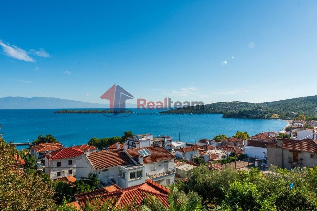 Property photo 1 of 30