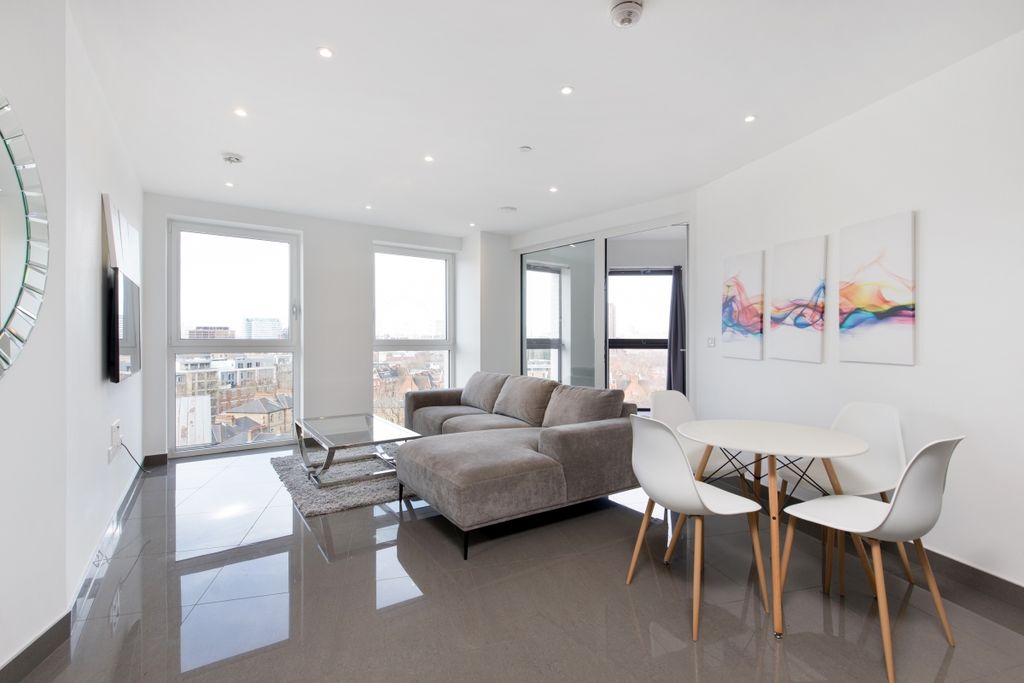 Property photo 1 of 11 Conquest Tower F5...