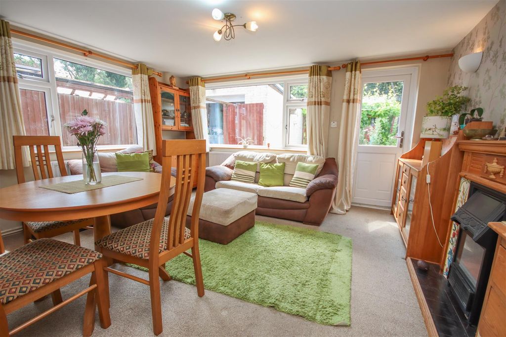 Property photo 3 of 16 Dining Family Room.Jpg
