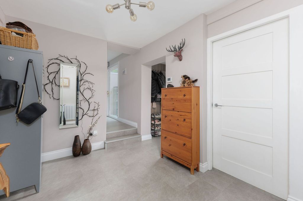 Property photo 2 of 40