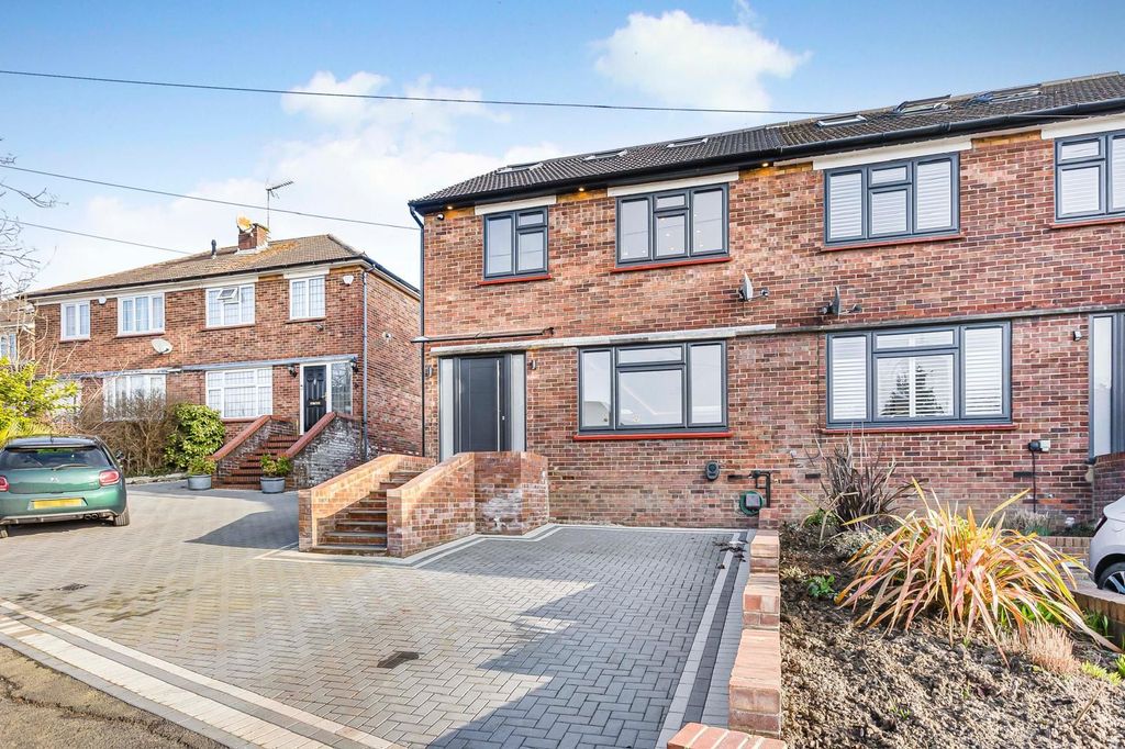 Property photo 3 of 26