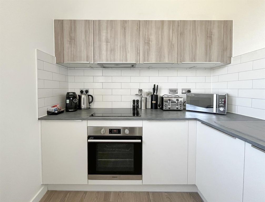 Property photo 3 of 13 Kitchen