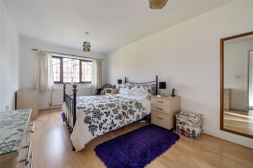 Property photo 3 of 22 Picture No. 17