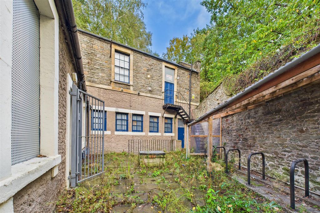 Property photo 3 of 48 The Old Police Station, 32 Jacobs Wells Road Clift