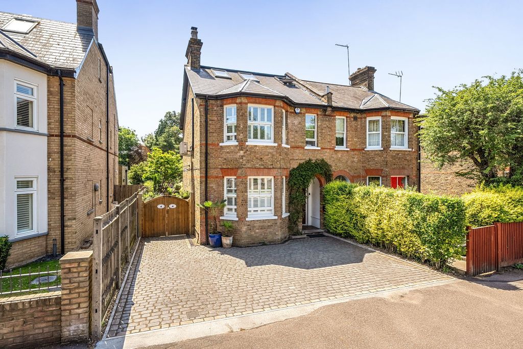 Property photo 1 of 19