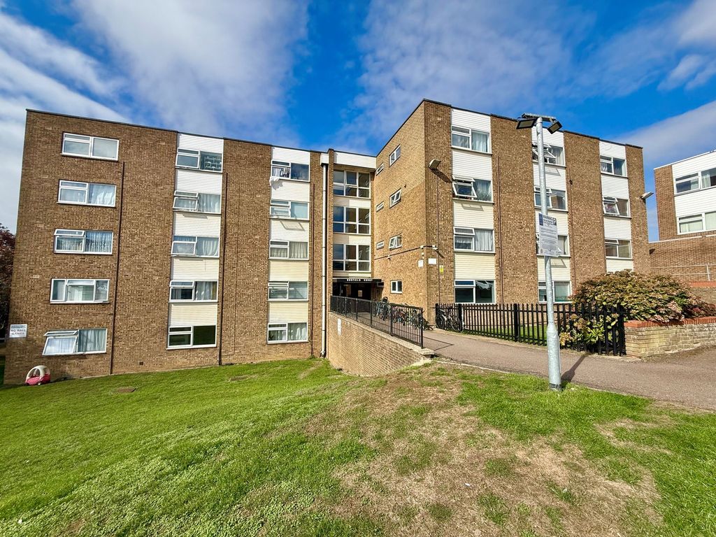 Property photo 1 of 5
