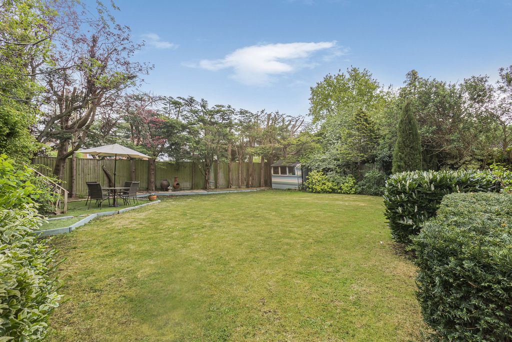 Property photo 2 of 26