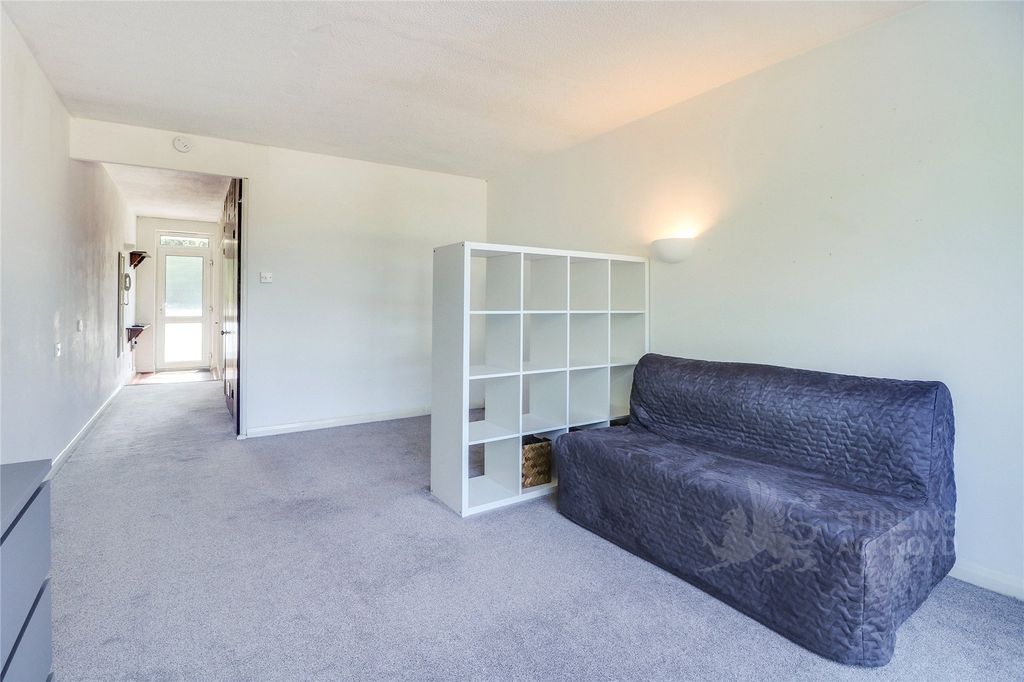 Property photo 3 of 5 Studio Room