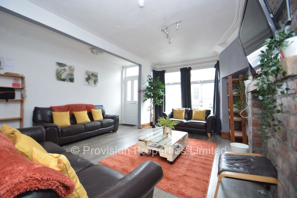 Property photo 3 of 16 Photo