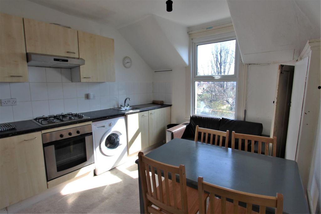 Property photo 2 of 5 Open Plan Kit/Lounge