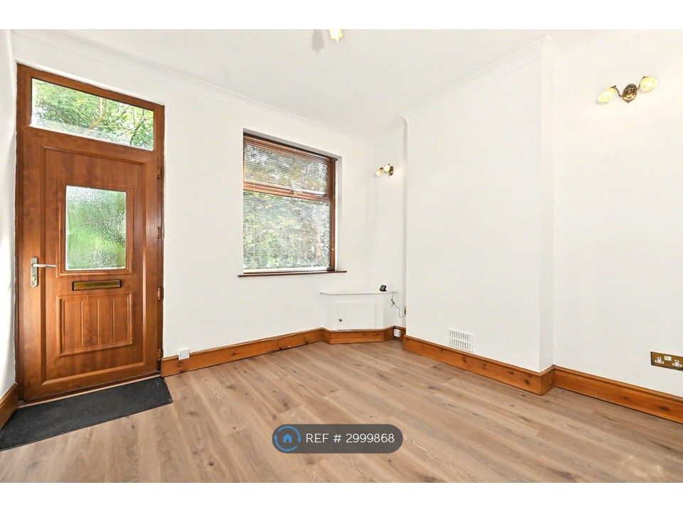 Property photo 3 of 27