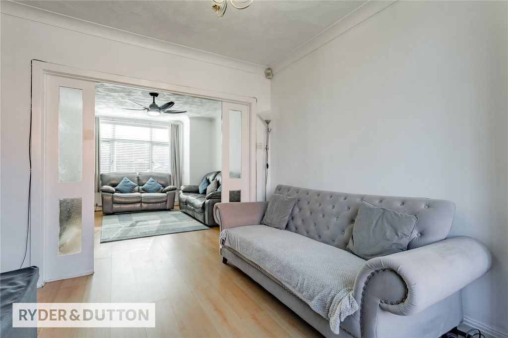 Property photo 3 of 27 Picture No. 02