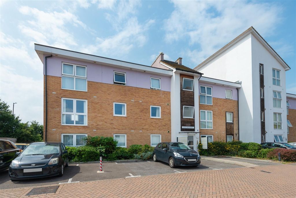 Property photo 1 of 12 Belon Drive, Whitstable