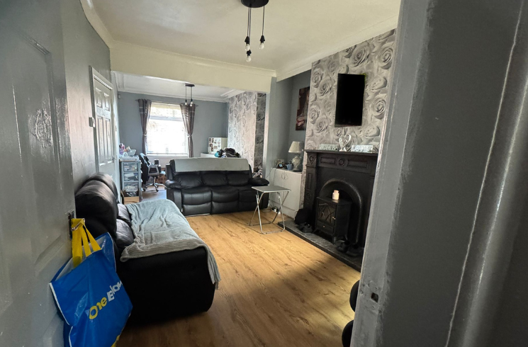 Property photo 2 of 8