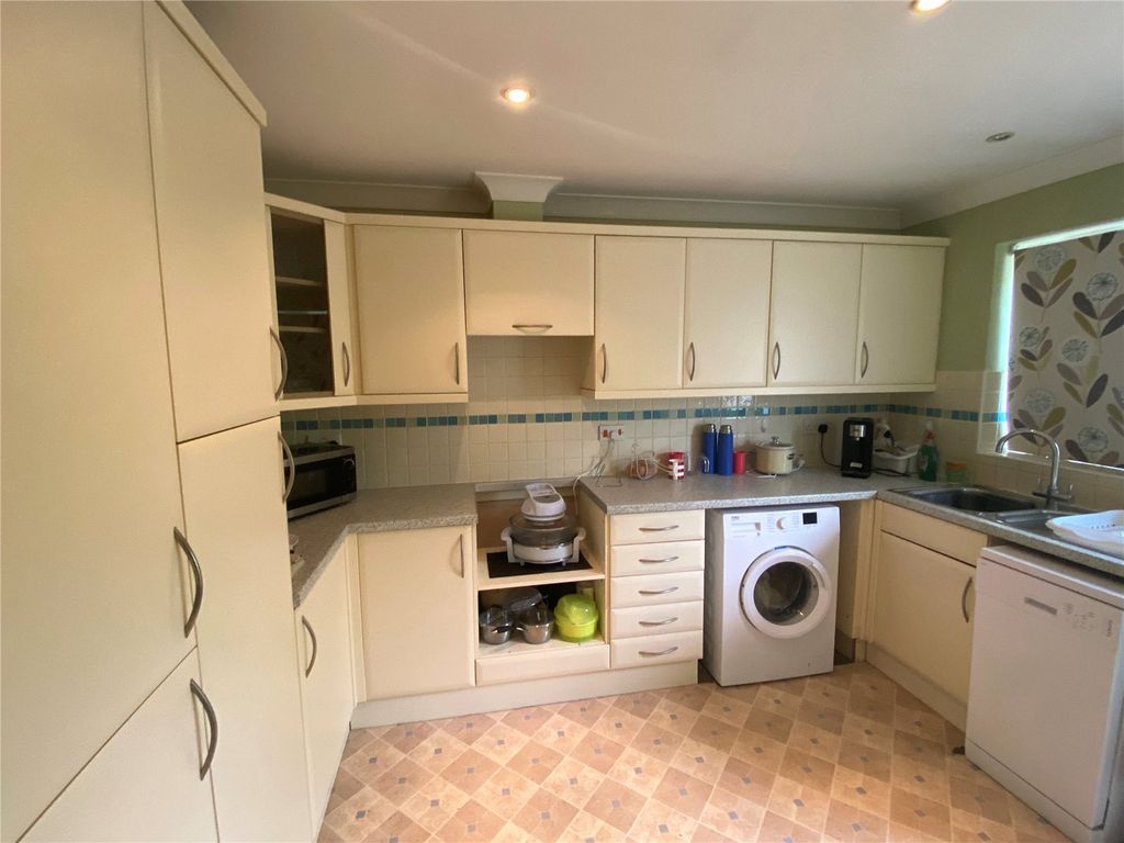 Property photo 2 of 8 Kitchen