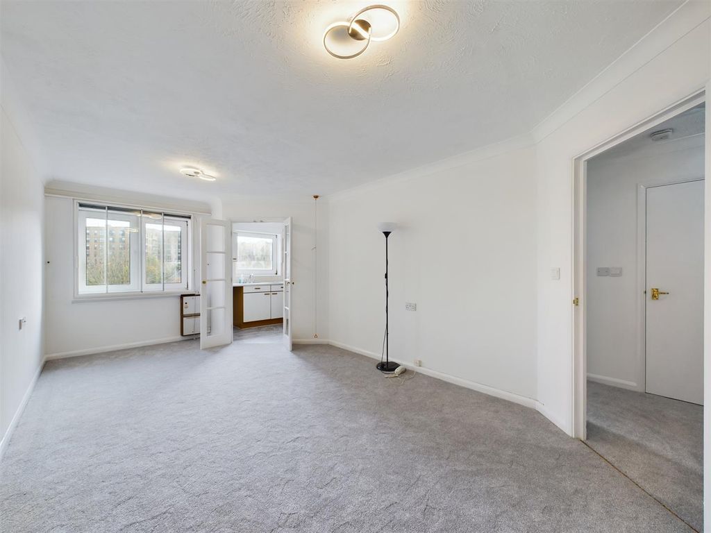 Property photo 2 of 11 Cam02885G0-Pr0242-Still005.Jpg
