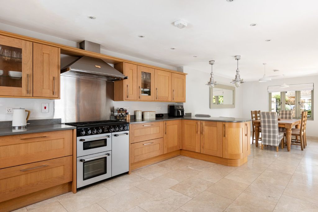 Property photo 3 of 16 Kitchen
