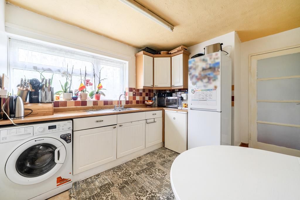 Property photo 2 of 20 Kitchen