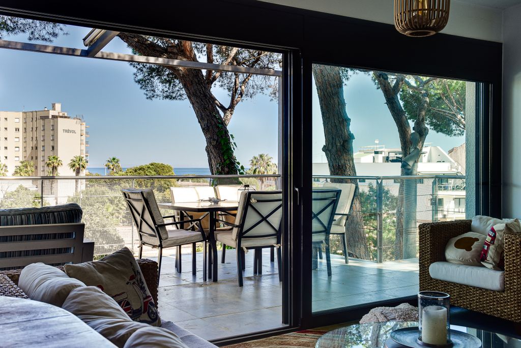 Property photo 2 of 35