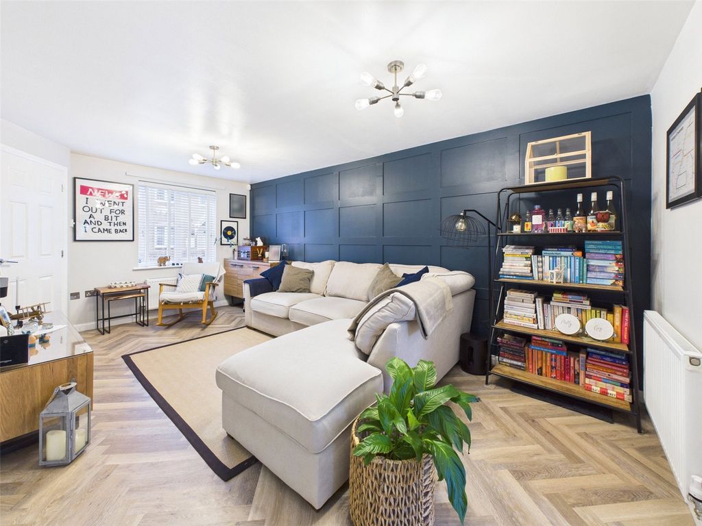 Property photo 3 of 18 Picture No. 05