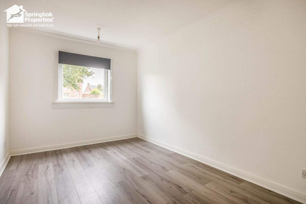 Property photo 2 of 10 1