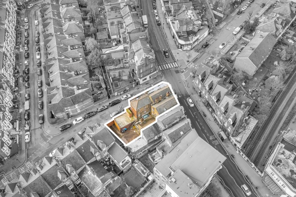 Property photo 3 of 18