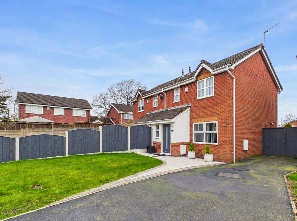 Property photo 2 of 21