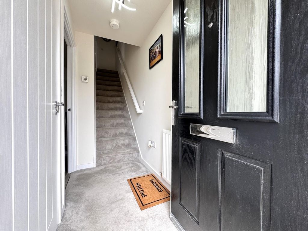 Property photo 3 of 30 Hall