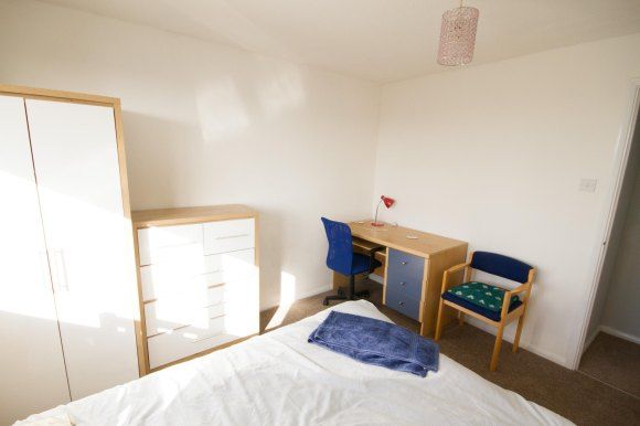 Property photo 3 of 15 Room 3