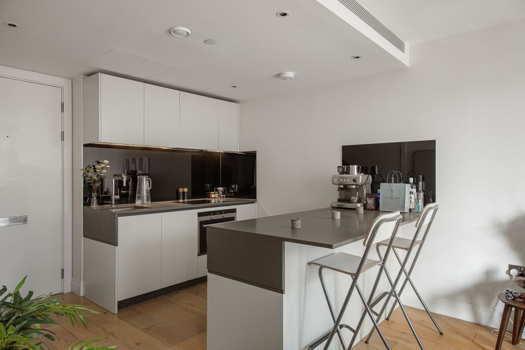 Property photo 3 of 17 094A8958