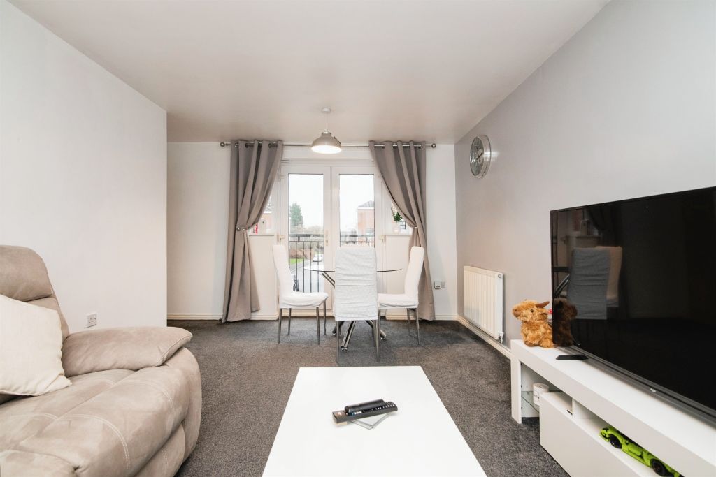 Property photo 3 of 11