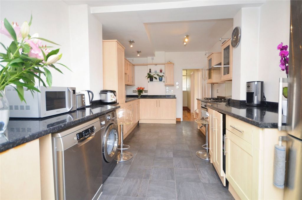 Property photo 3 of 15 Picture No. 02